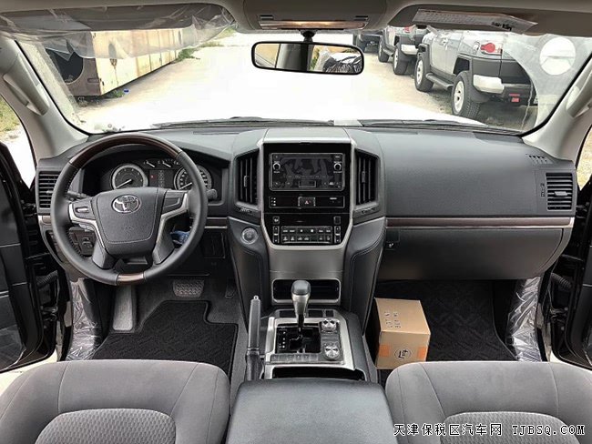 2020款丰田酷路泽4000中东版 17轮/天窗/8气囊现车72万