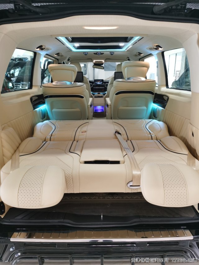 MPV商务家庭旅游全部兼备7座奔驰V250中东版改装