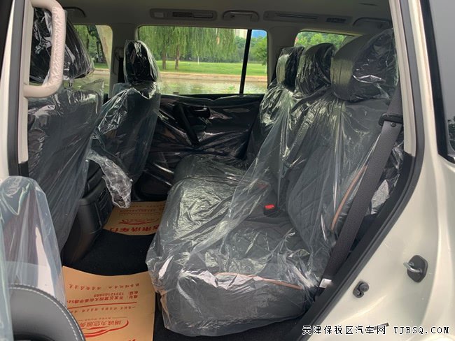 2019款日产途乐Y62中东版 18轮/天窗/电尾门现车49.2万