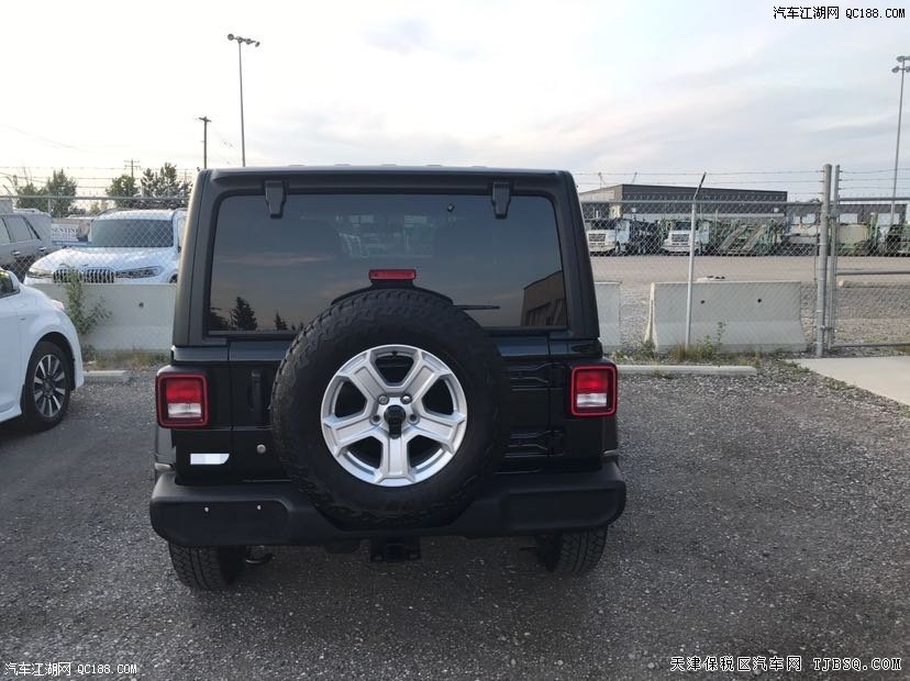 19款牧马人2.0T 自动 两门 硬顶 Sport S给你顶级驾驶感