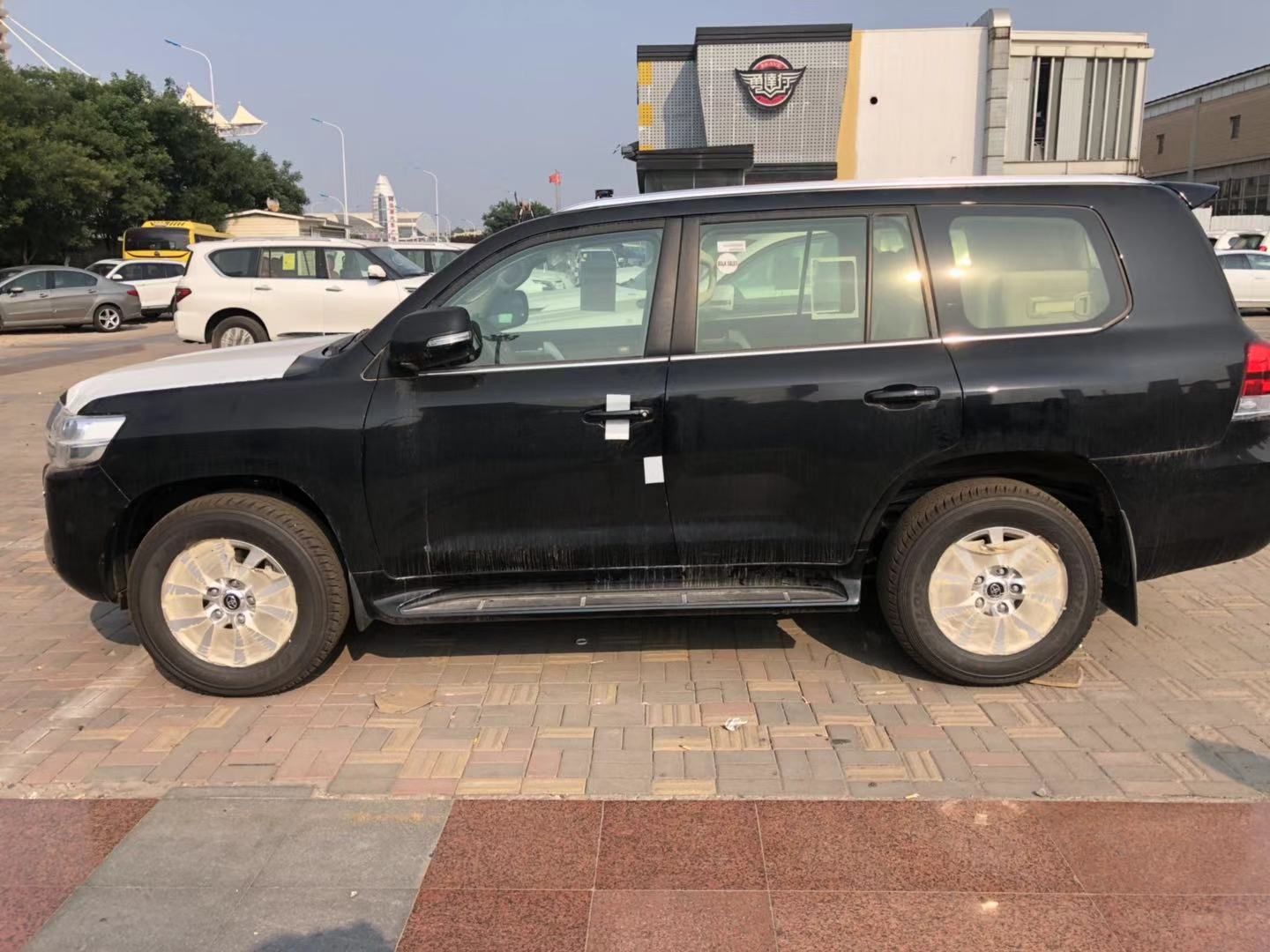 经典硬派越野丰田酷路泽5700 港口仅售104.5万