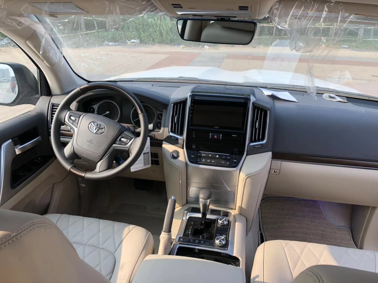 经典硬派越野丰田酷路泽5700 港口仅售104.5万