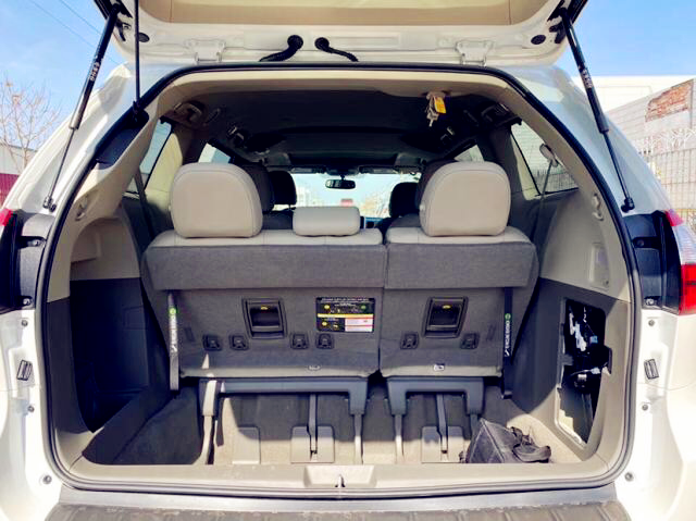 塞纳 20款 3.5 两驱 XLE真皮 7座