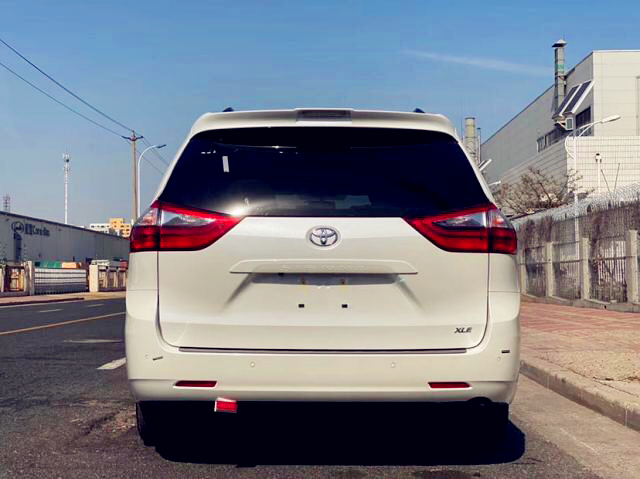 塞纳 20款 3.5 两驱 XLE真皮 7座