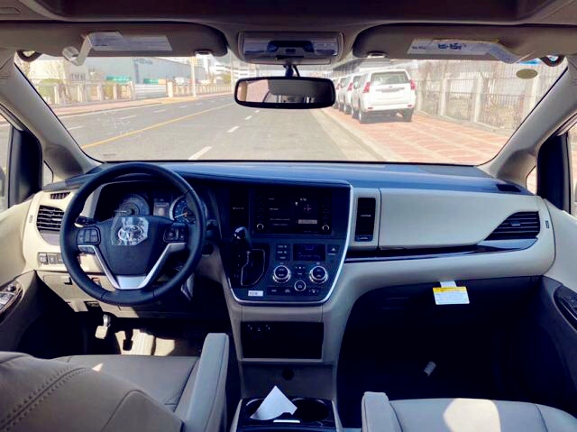 塞纳 20款 3.5 两驱 XLE真皮 7座