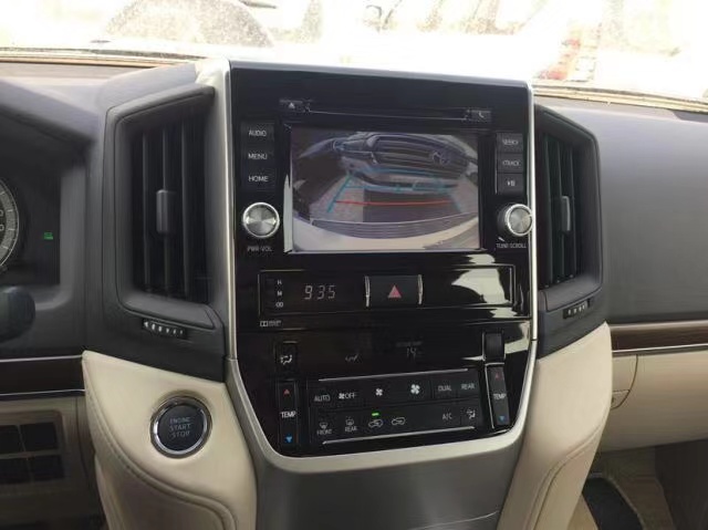 20款丰田酷路泽4000遥启天窗版 保税区最低价仅售73.5万