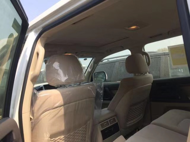 20款丰田酷路泽4000遥启天窗版 保税区最低价仅售73.5万