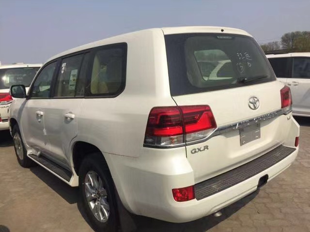 20款丰田酷路泽4000遥启天窗版 保税区最低价仅售73.5万