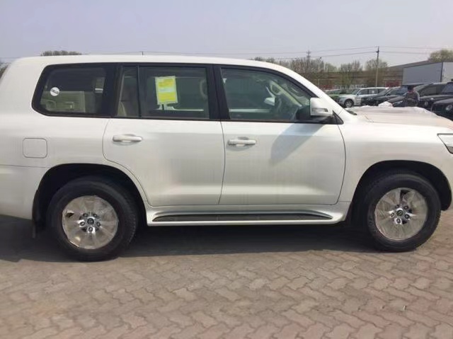 20款丰田酷路泽4000遥启天窗版 保税区最低价仅售73.5万