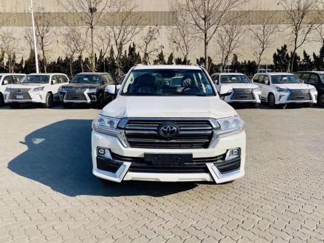 天津港中东版酷路泽5700 20款 VXR GTS 12气 底升仅售131万