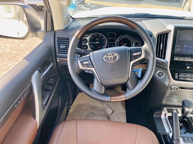 天津港中东版酷路泽5700 20款 VXR GTS 12气 底升仅售131万