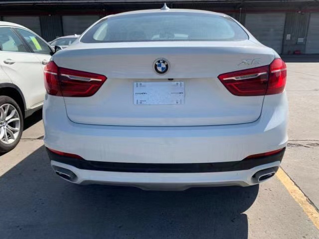 19款宝马X6中东版标配 港口限时最低价仅售62万