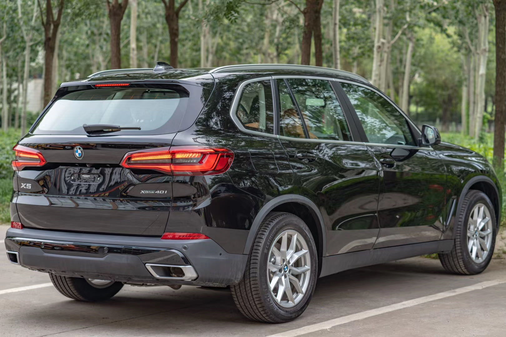 天津港19款宝马X5 3.0T 现车仅售 69