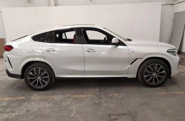 港口现车国六预售中 20款宝马X6M运动版特惠79.5万