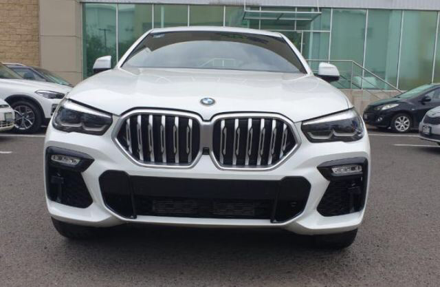 港口现车国六预售中 20款宝马X6M运动版特惠79.5万