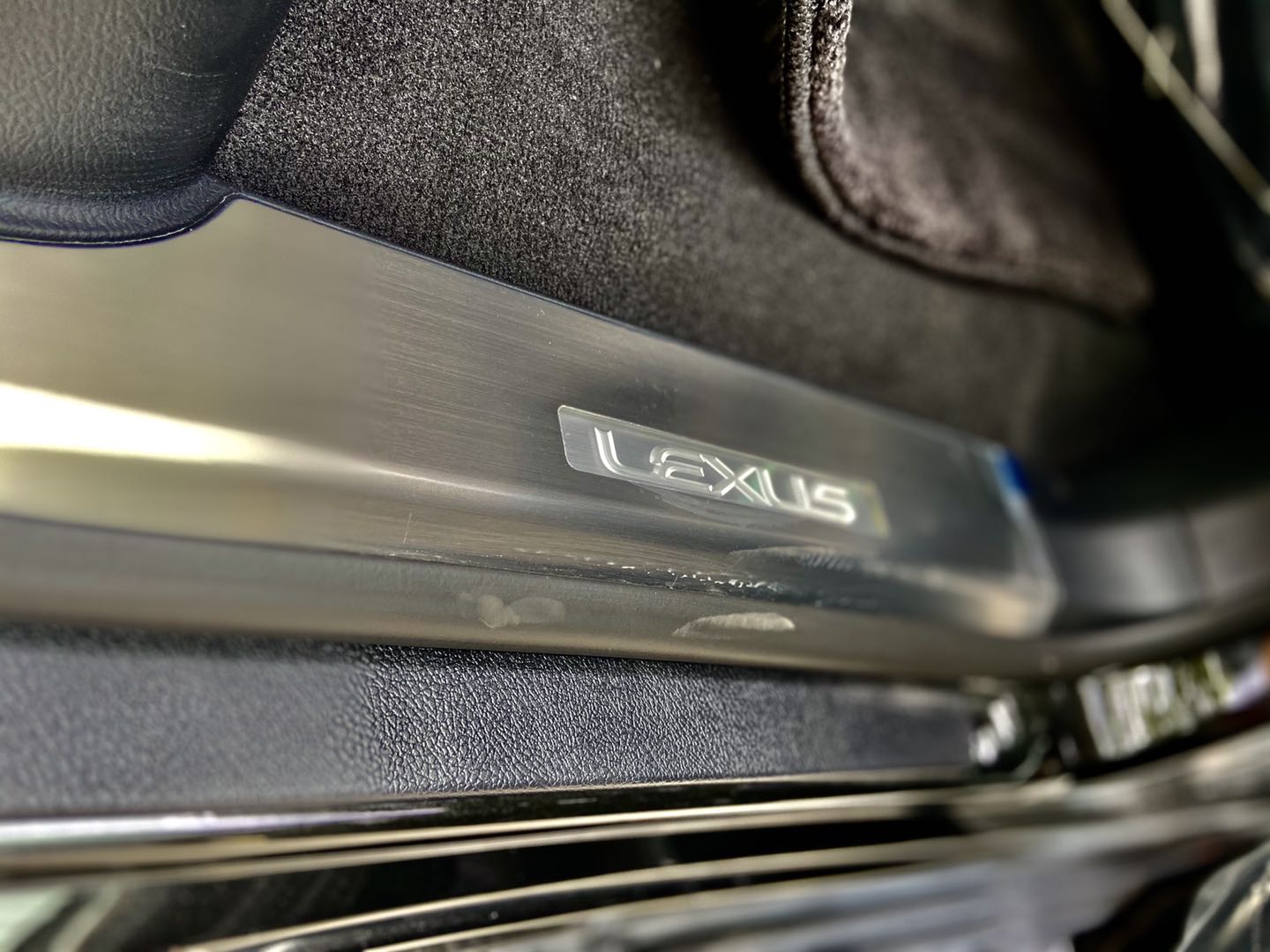 2020款雷克萨斯LX570中东铂金版 170万起售