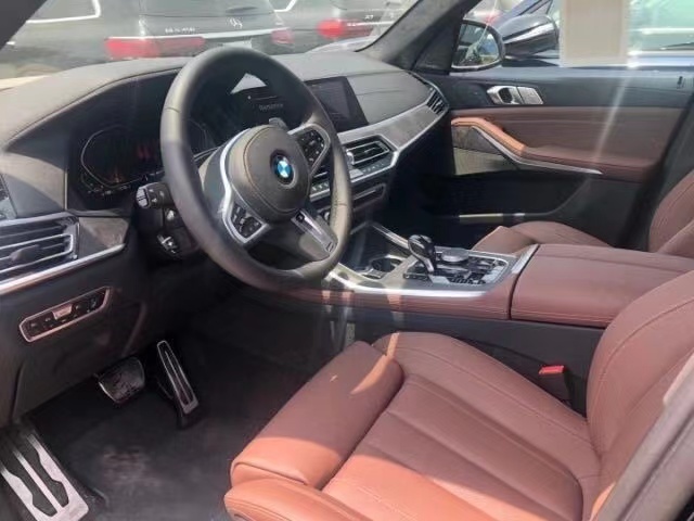 2019款宝马X7加版 大豪华包/M运动包特价100万