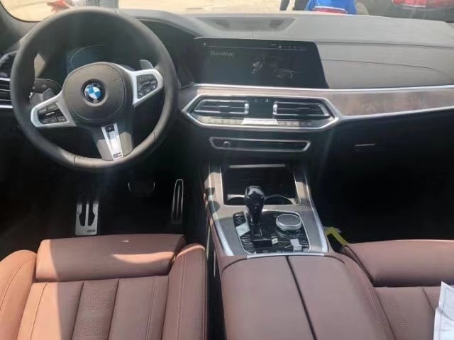 2019款宝马X7加版 大豪华包/M运动包特价100万