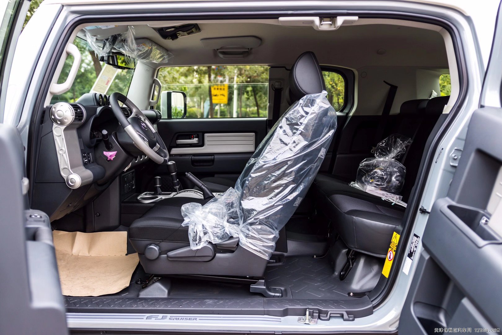 中东现车20款丰田FJ酷路泽八气极限运动版 仅售56万