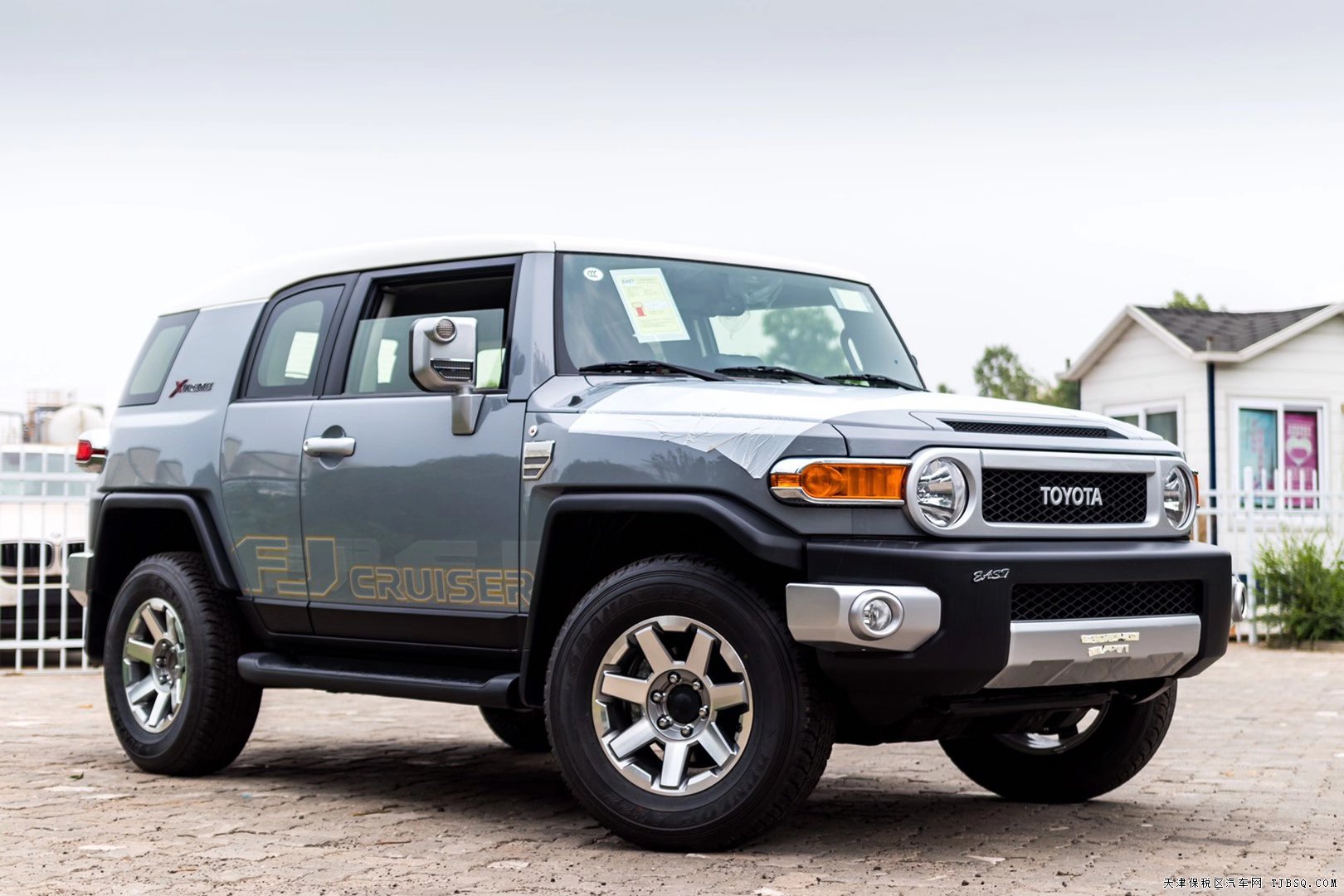 中东现车20款丰田FJ酷路泽八气极限运动版 仅售56万