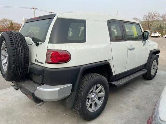 2020款酷路泽FJ 复古越野小钢炮港口限时优惠47万