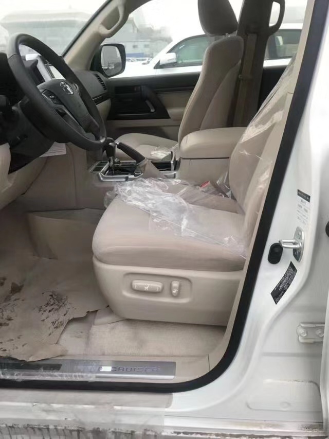 2020款酷路泽4000遥启版 港口现车钜惠仅售75万