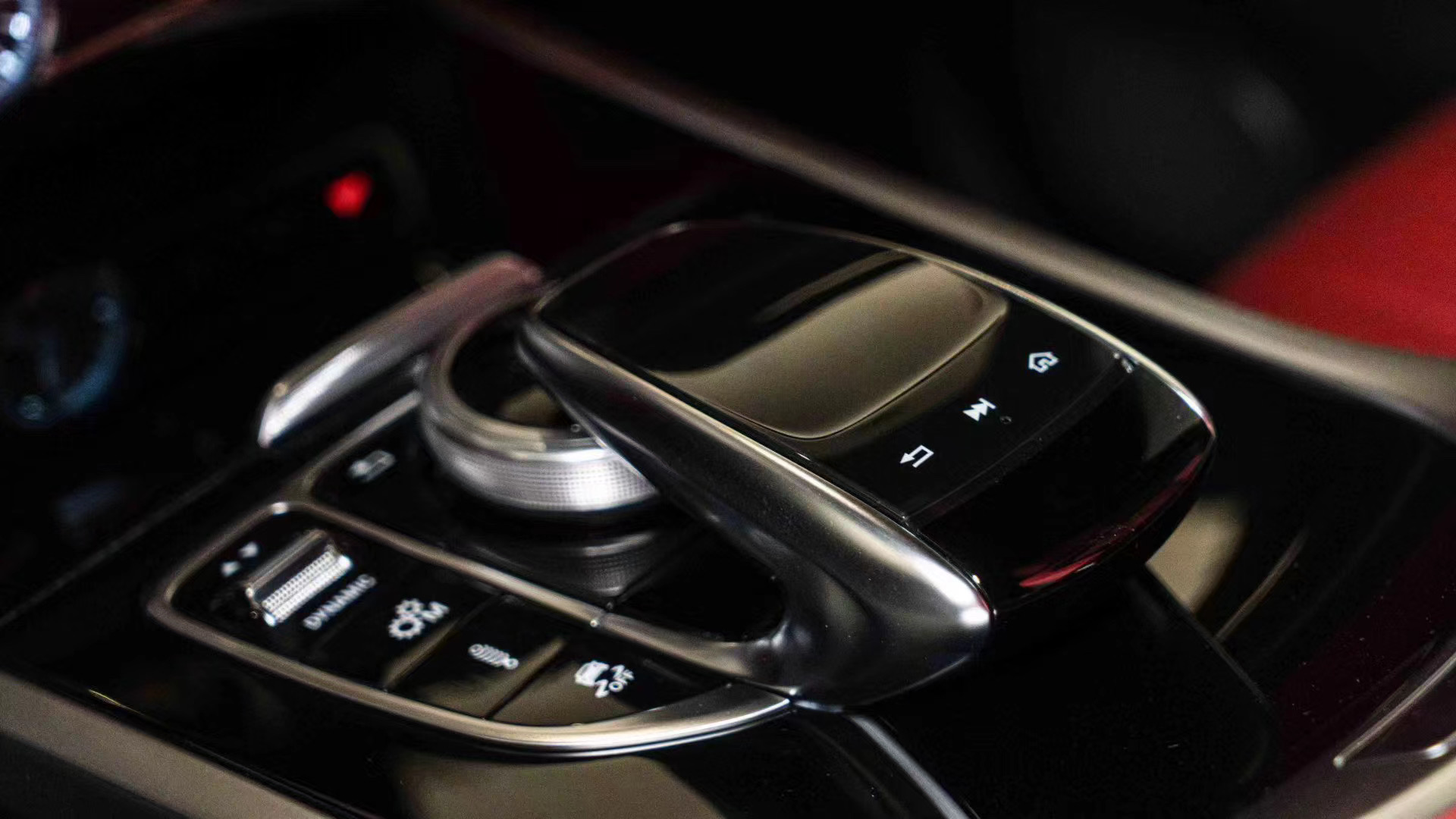 只要一眼你就会爱上它！全新20款红车红内 满配G63 全国唯一一台