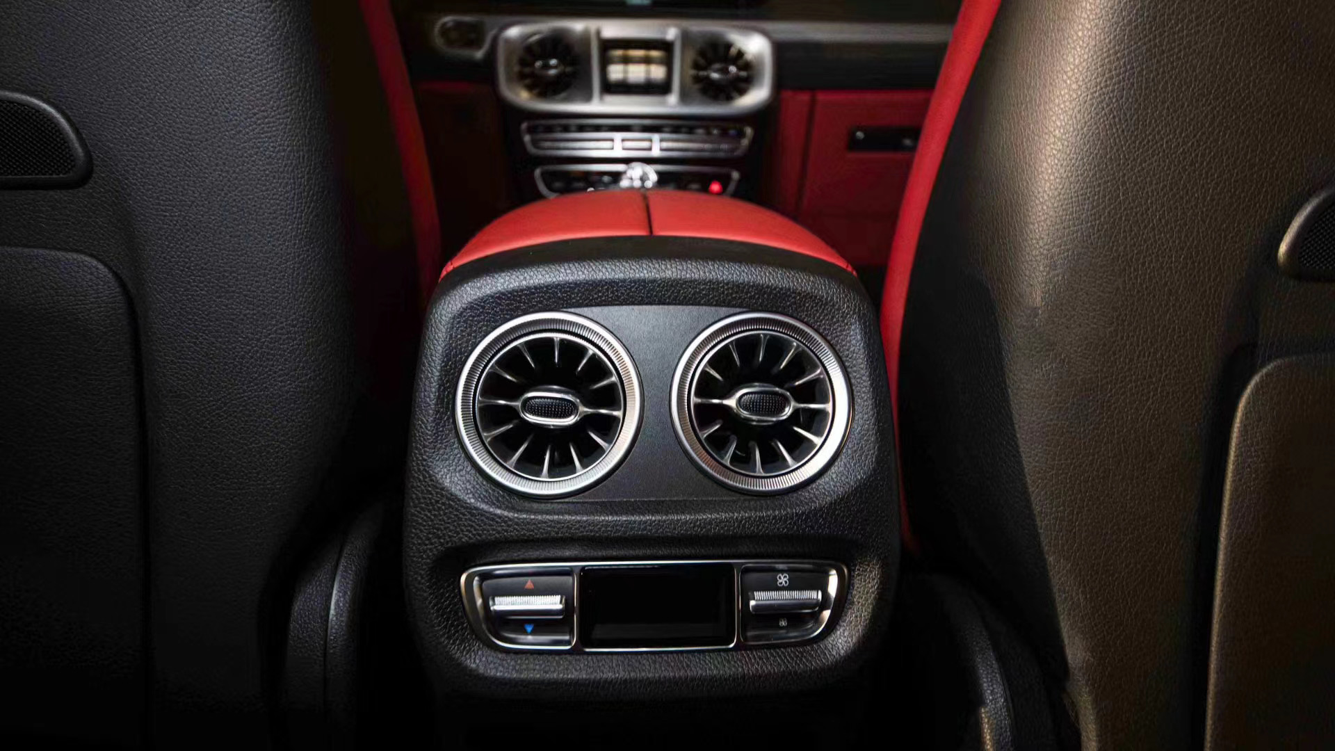 只要一眼你就会爱上它！全新20款红车红内 满配G63 全国唯一一台