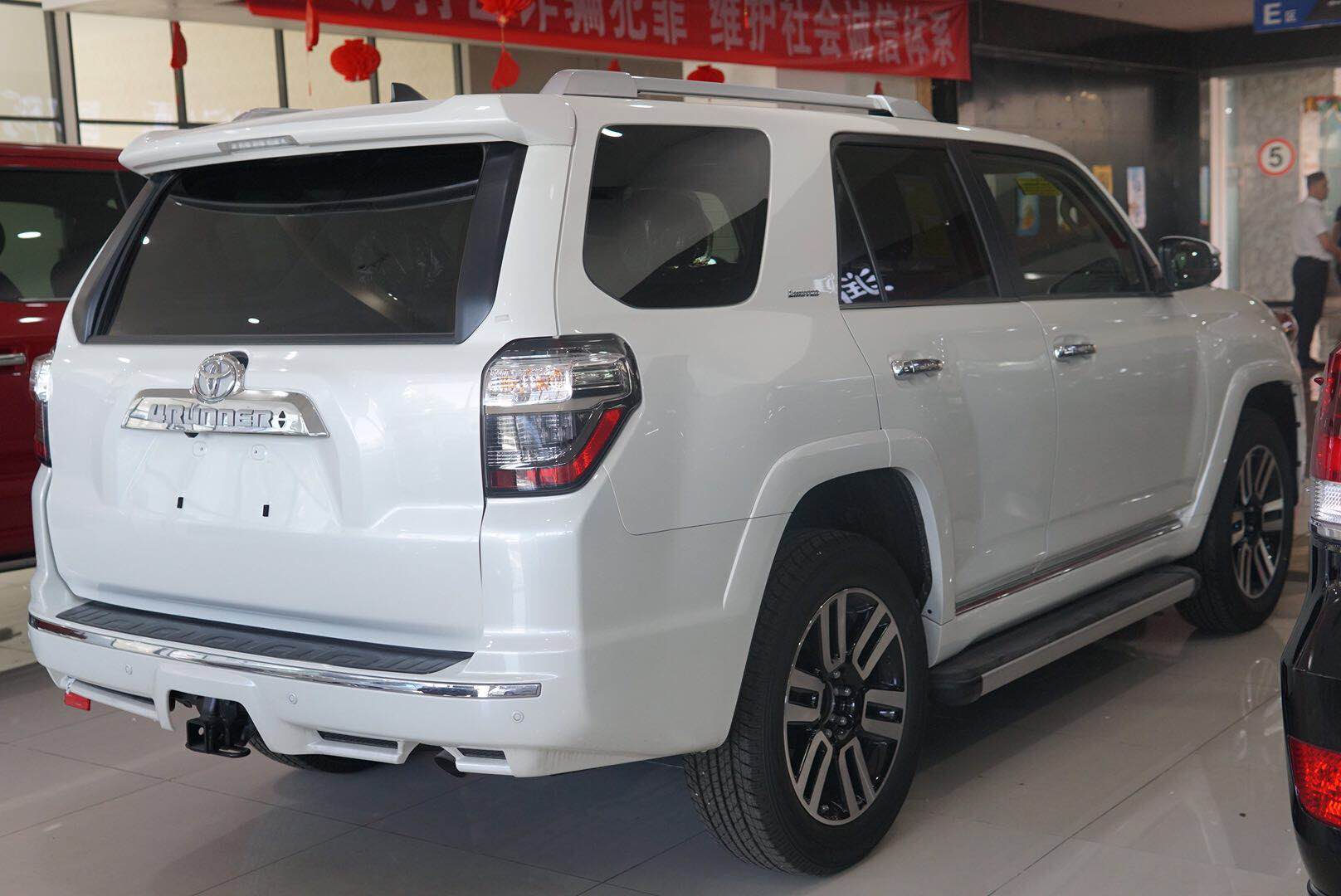 更为年轻态的越野 丰田超霸4.0LTD版本 天津港仅售57