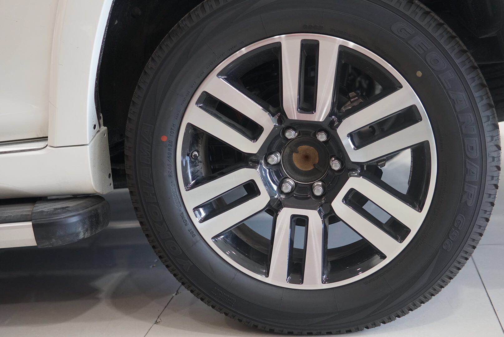 更为年轻态的越野 丰田超霸4.0LTD版本 天津港仅售57