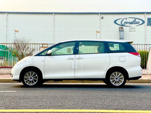 38万5 就能提一台进口商务车19款普瑞维亚 2.4 天窗 7座