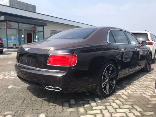 18款宾利飞驰4.0T 港口国五限时低价仅售243万