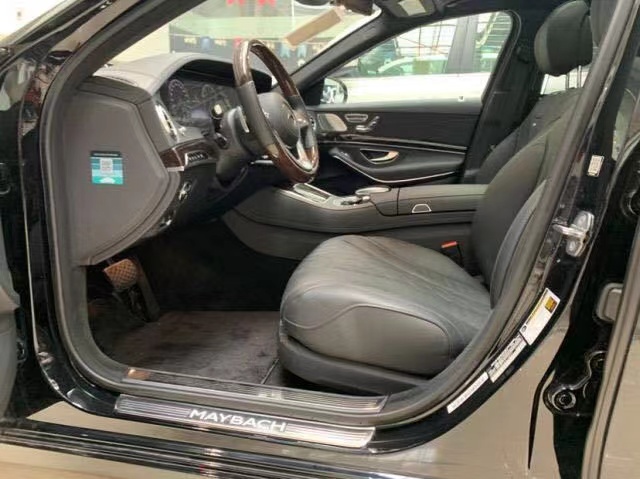 奔驰S650迈巴赫顶配 全国最后一台特价直营仅售290万