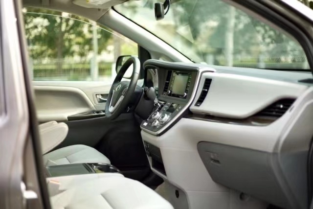 20款丰田塞纳两驱XLE真皮版 港口现车钜惠仅售50万