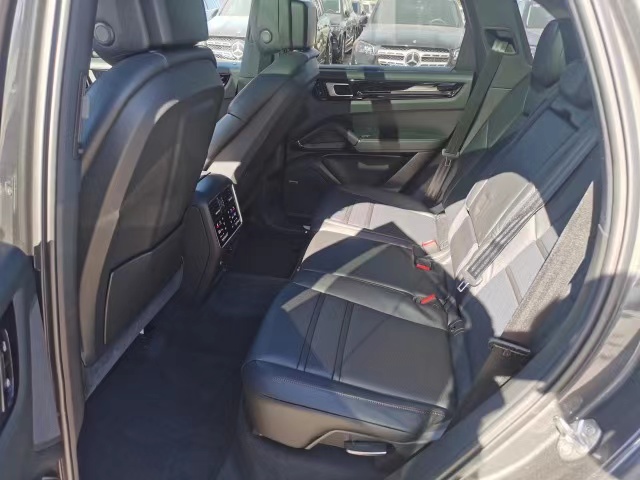 2020款保时捷卡宴加版无天窗顶配 国六预售保税区特惠85万