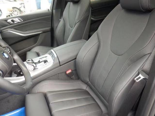 20款宝马X5加版标配  港口现车国六预售特惠仅售68.5万