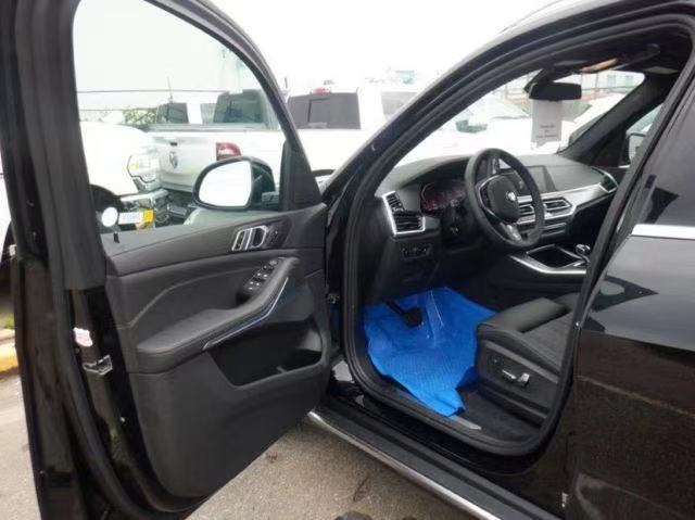 20款宝马X5加版标配  港口现车国六预售特惠仅售68.5万