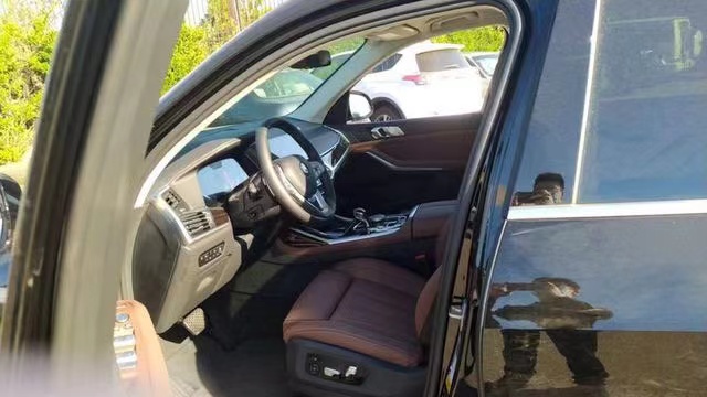 20款宝马X7美版标配3.0T 港口国六预售特惠仅售90万