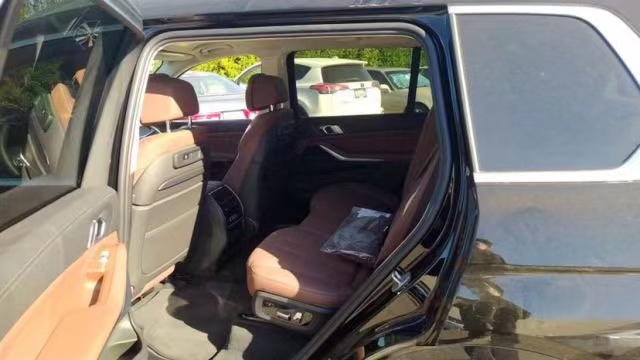 20款宝马X7美版标配3.0T 港口国六预售特惠仅售90万