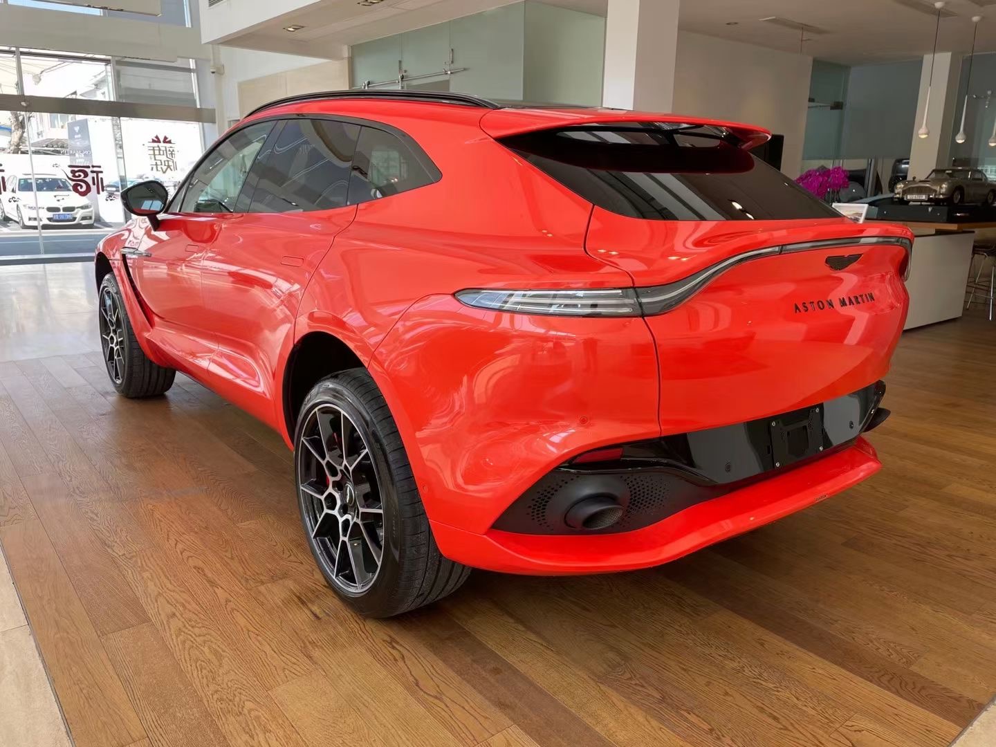 阿斯顿马丁DBX旗下首款SUV 现车发售直营全国仅售245万