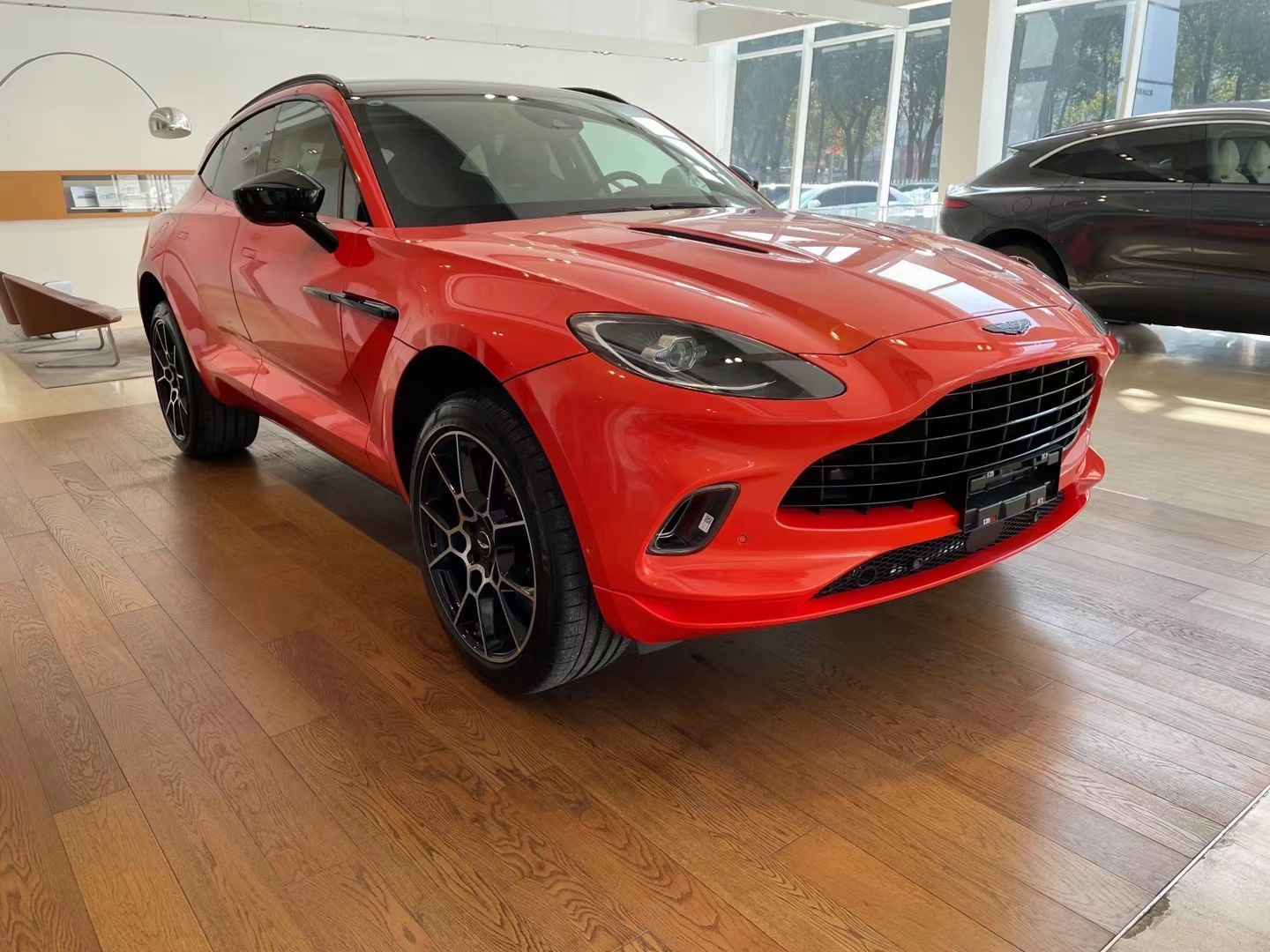 阿斯顿马丁DBX旗下首款SUV 现车发售直营全国仅售245万