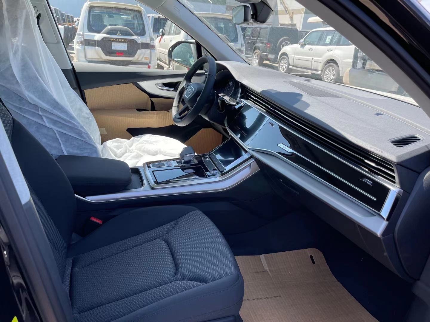 21款奥迪Q7标配2.0T舒适版 港口现车国六预售特惠58万