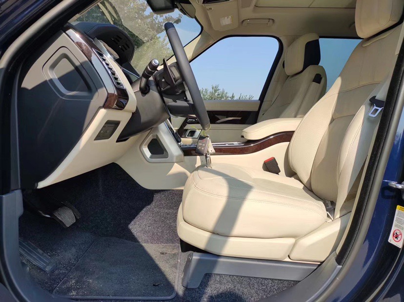 20款路虎揽胜3.0T加版HSE包 保税区国六现车特价钜惠