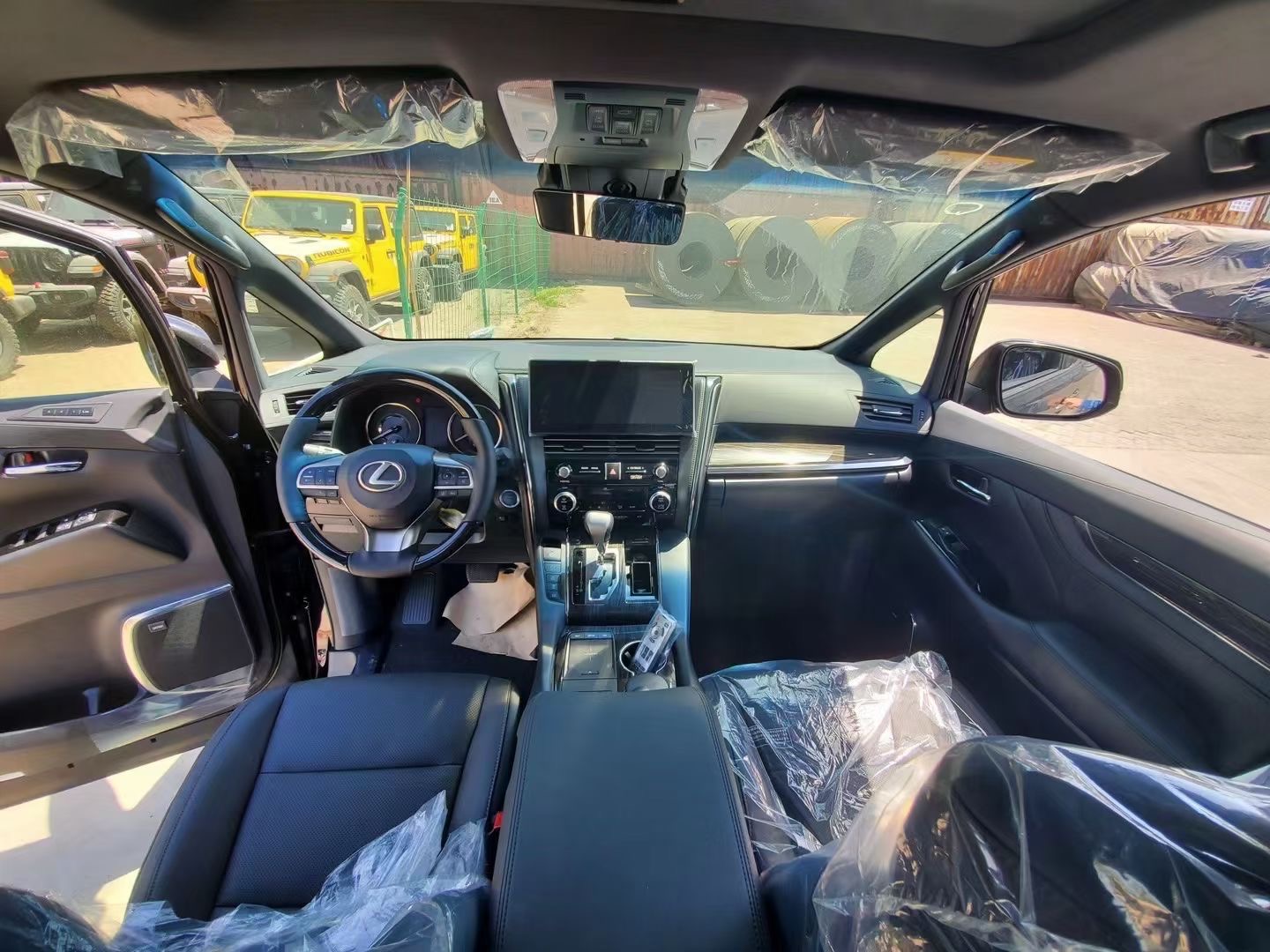 新款雷克萨斯LM300 2.5混动版四座七座全部现车国六价优钜惠