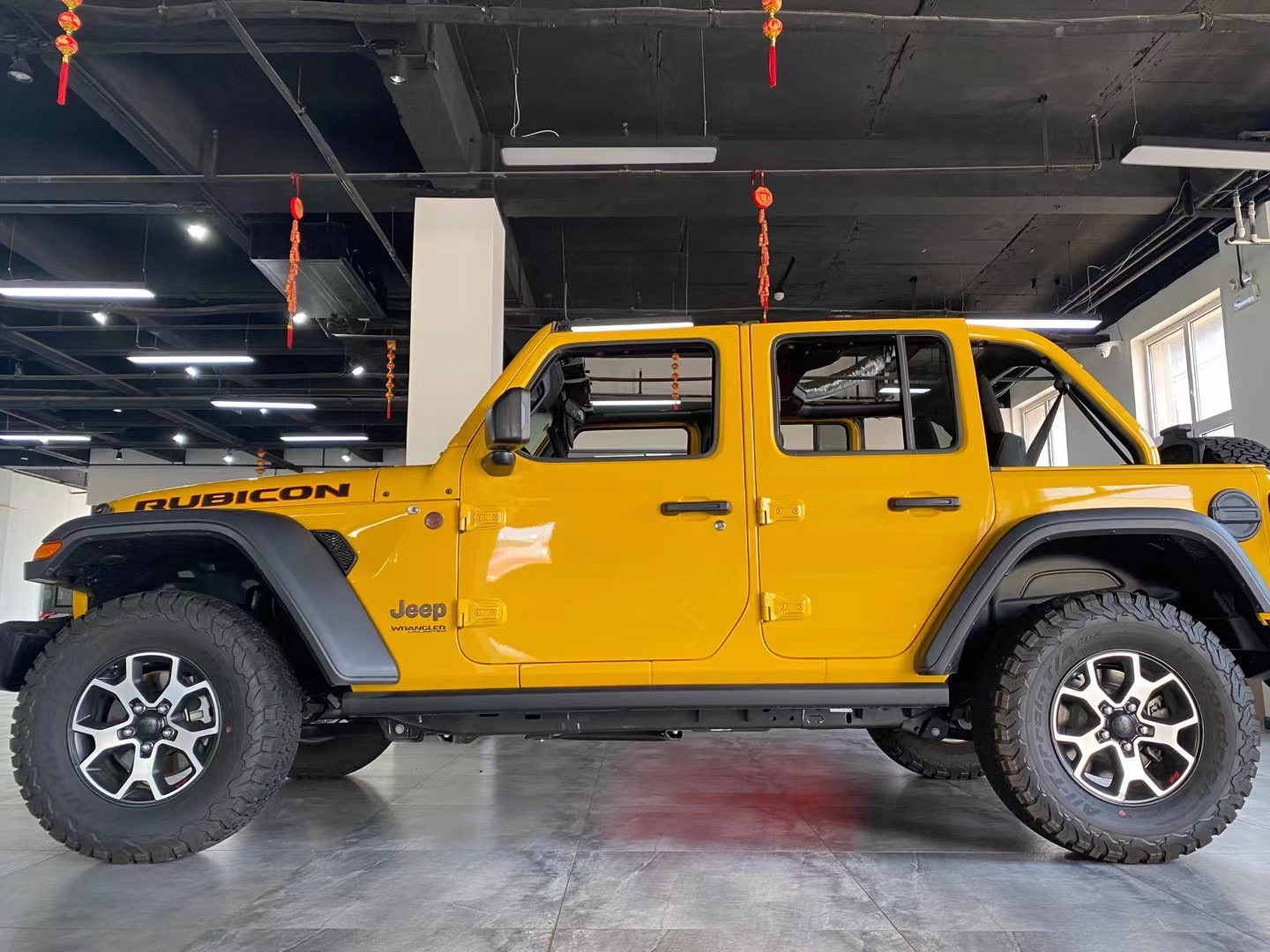 22款加版 JEEP撒哈拉现车 颜色配置齐全   秒杀特价中