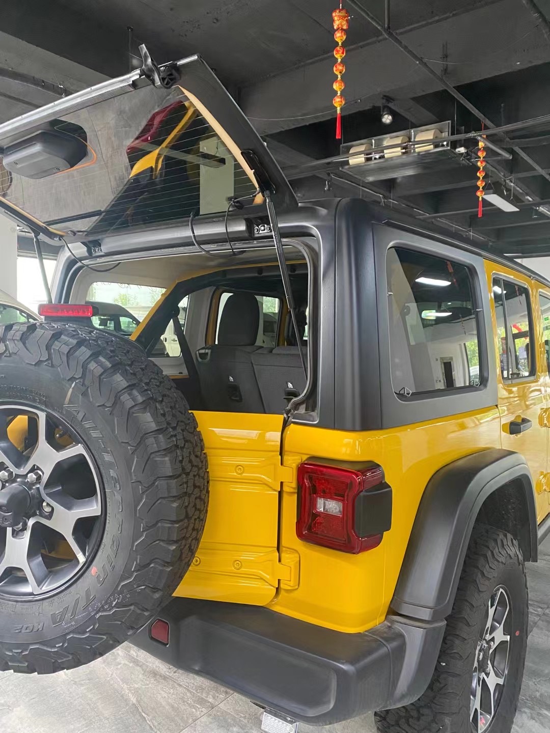 22款加版 JEEP撒哈拉现车 颜色配置齐全   秒杀特价中
