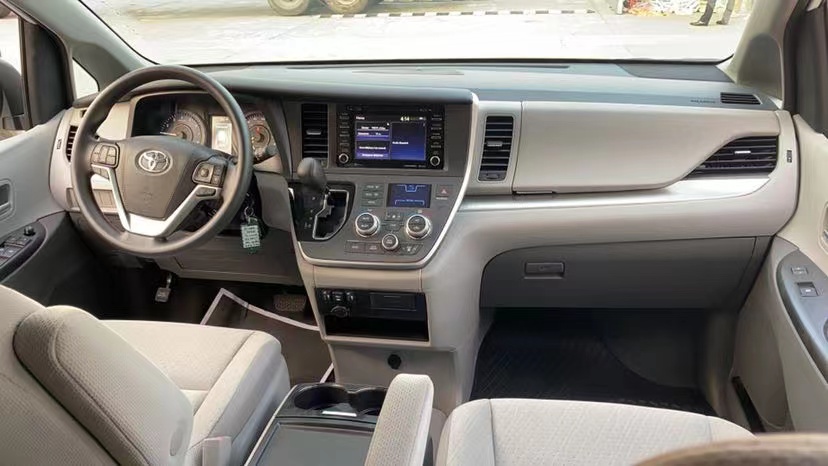 20款丰田塞纳四驱LE3.5汽油版 港口现车特价55万