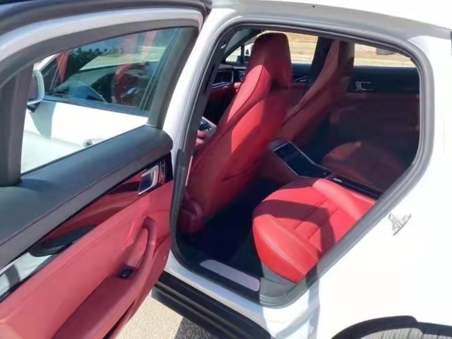 2020款保时捷Panamera   天津港火爆钜惠中