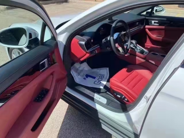 2020款保时捷Panamera   天津港火爆钜惠中