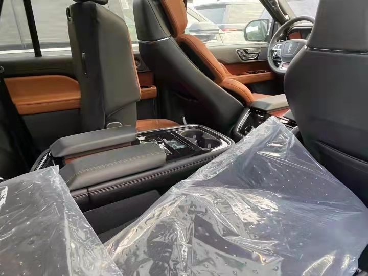 2020款林肯领航员3.5T   天津港现车特价127万